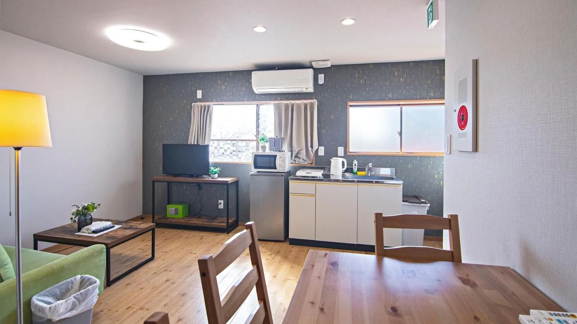 Apartmán ＠Home天下茶屋３f〜駅まで徒歩5分・最大6人・グループ旅行最適＊浴室＋トイレ＋洗面所＊2 Ósaka